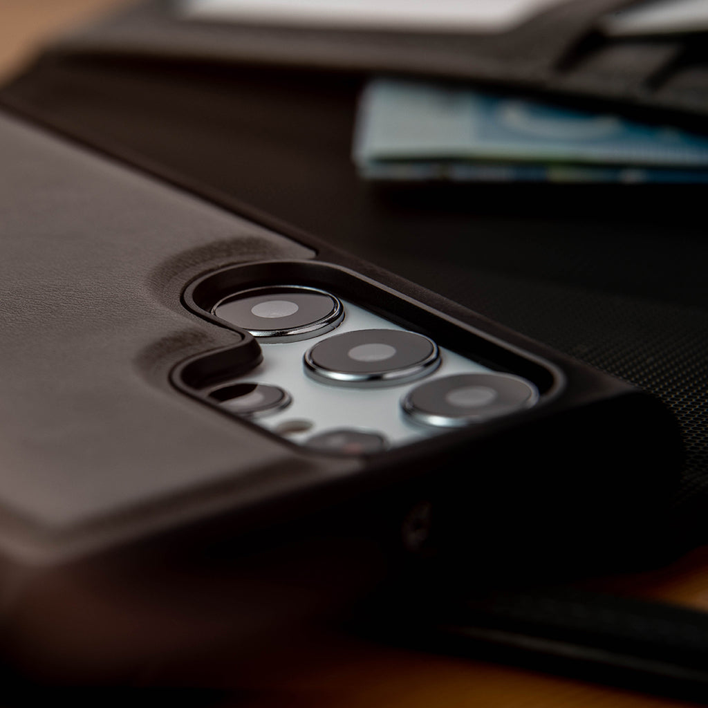 Samsung Galaxy S22 Ultra Wallet Case - 5th Ave - Grey - Camera Lens