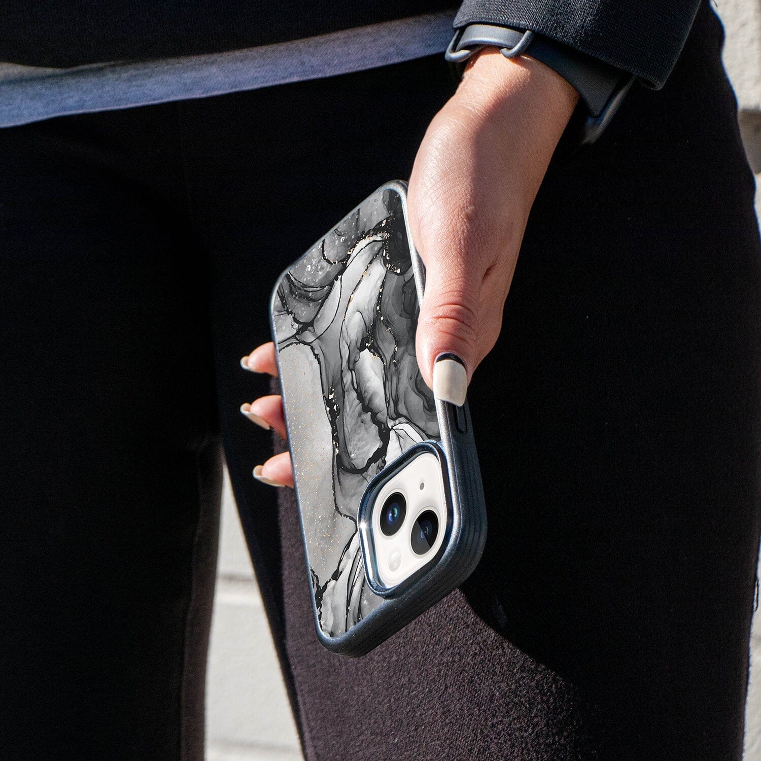 iPhone 14 Plus Smokey Fremont Grip Design Case Black Marble with MagSafe(Girl Holding The Phone)